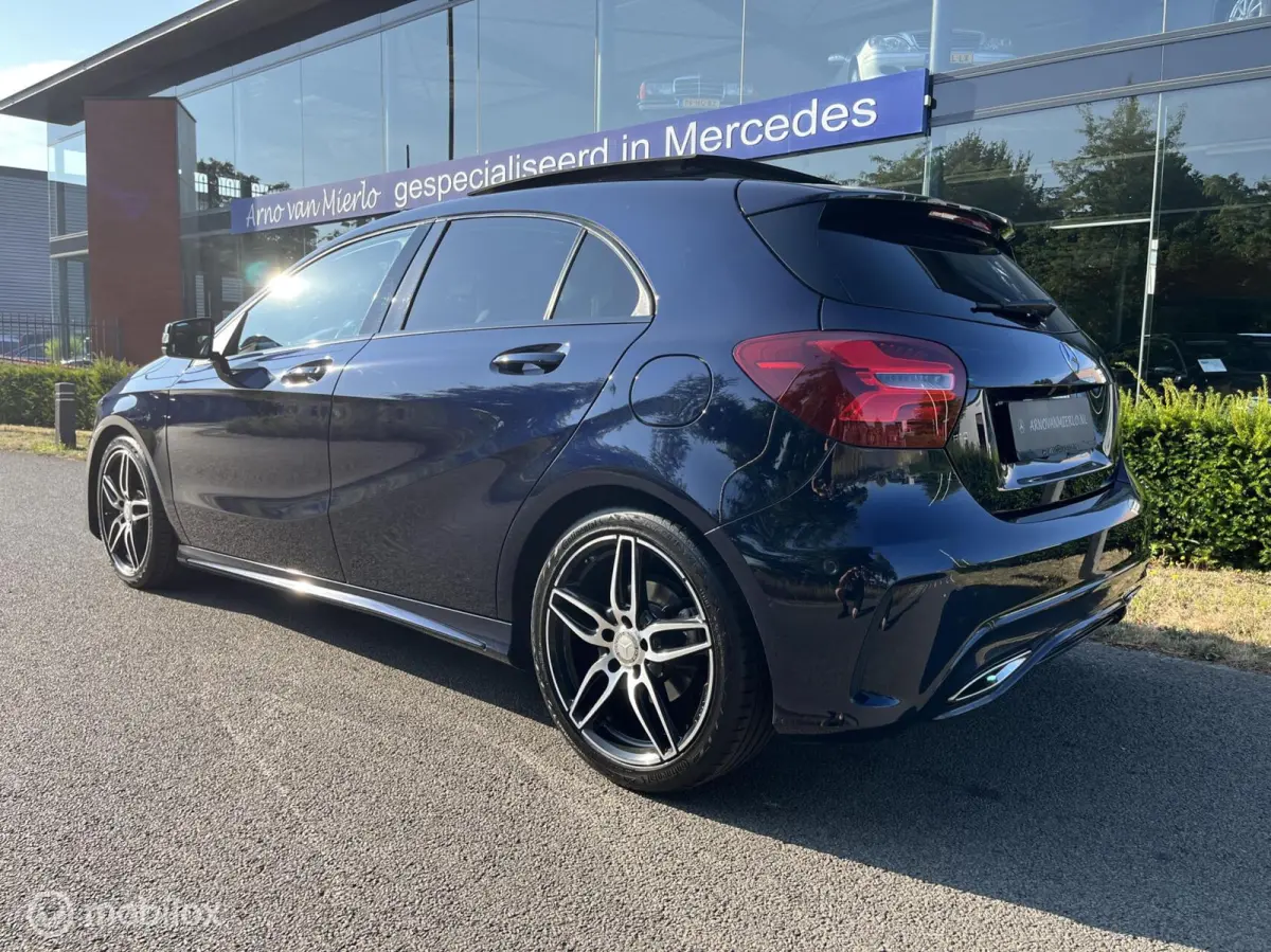 180 AMG Night Edition Pano,led,Carplay,camera