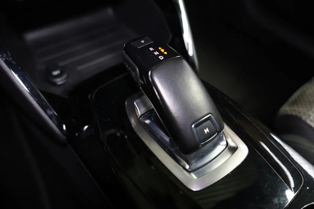 1.2 PureTech GT-Line AVM AUTOMAAAT PANO NAVI DRAADLS OPLADEN TOPSTAAT ! 2020