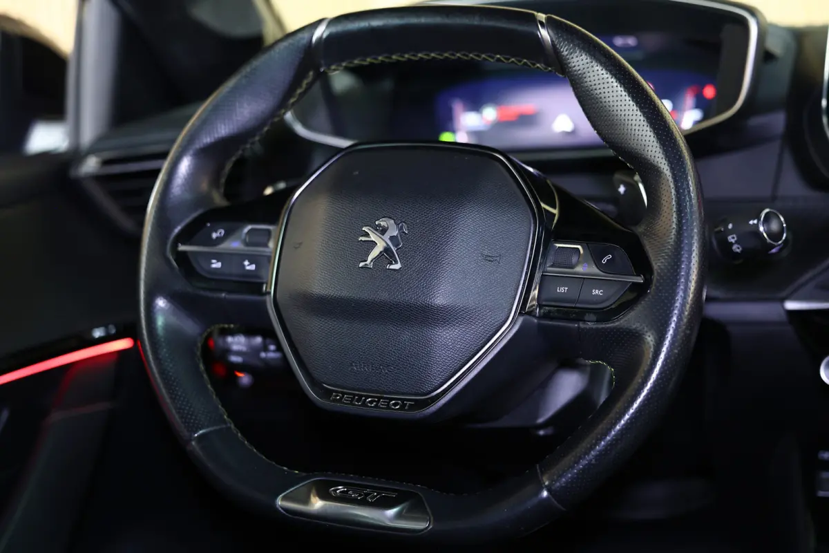 1.2 PureTech GT-Line AVM AUTOMAAAT PANO NAVI DRAADLS OPLADEN TOPSTAAT ! 2020
