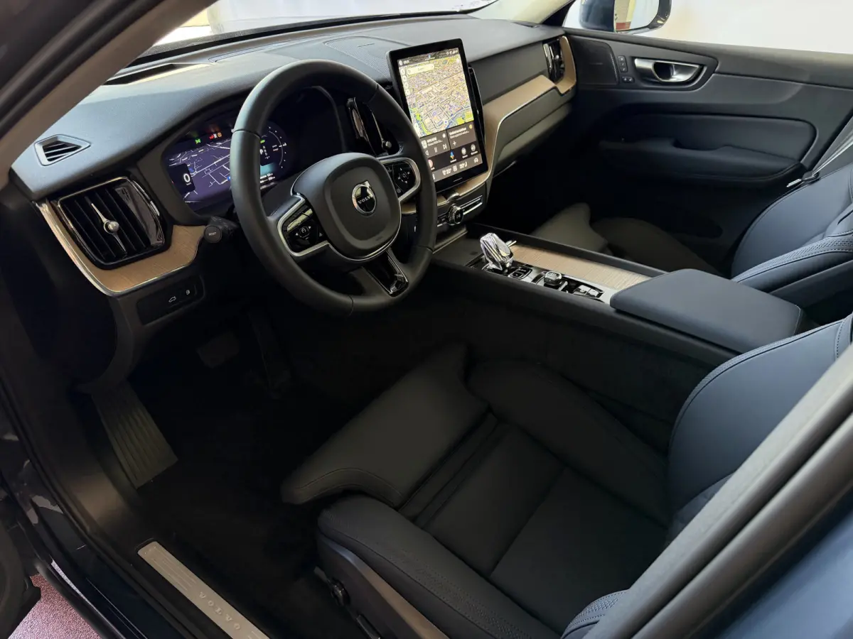 2.0 T6 Plug-in hybrid AWD Plus Bright