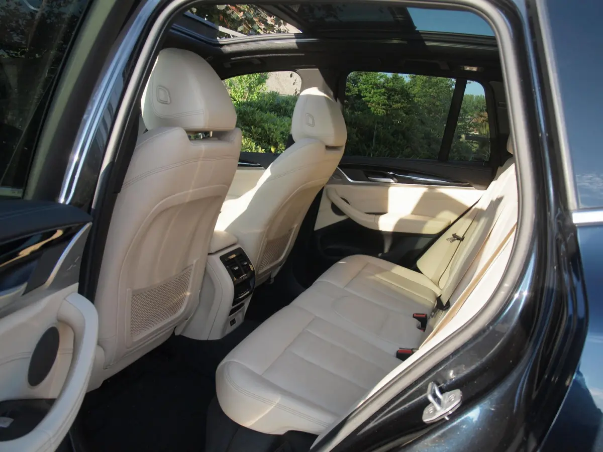 High Executive 80 kWh | Panoramadak | Head-Up Display | Harman Kardon | Sfeerverlichting | ACC | Apple Carplay |