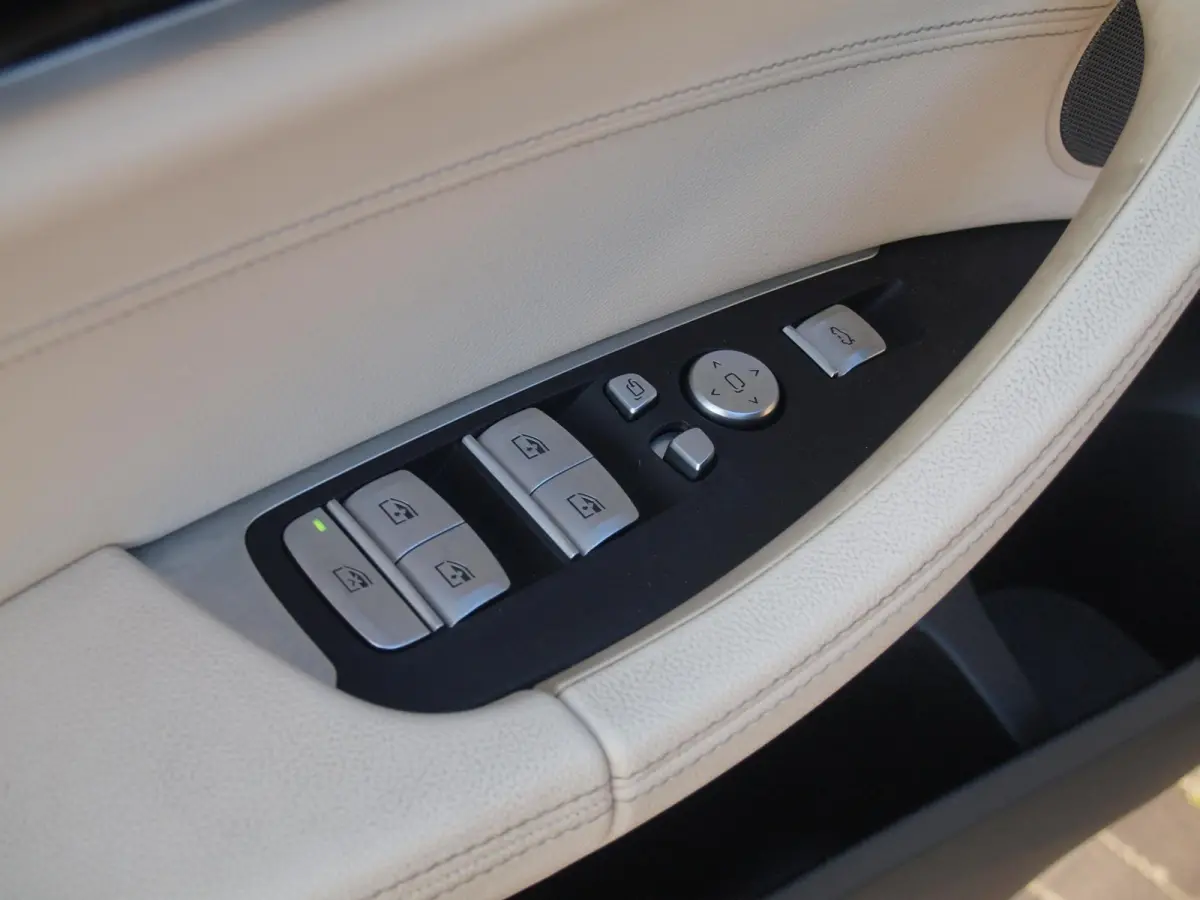 High Executive 80 kWh | Panoramadak | Head-Up Display | Harman Kardon | Sfeerverlichting | ACC | Apple Carplay |