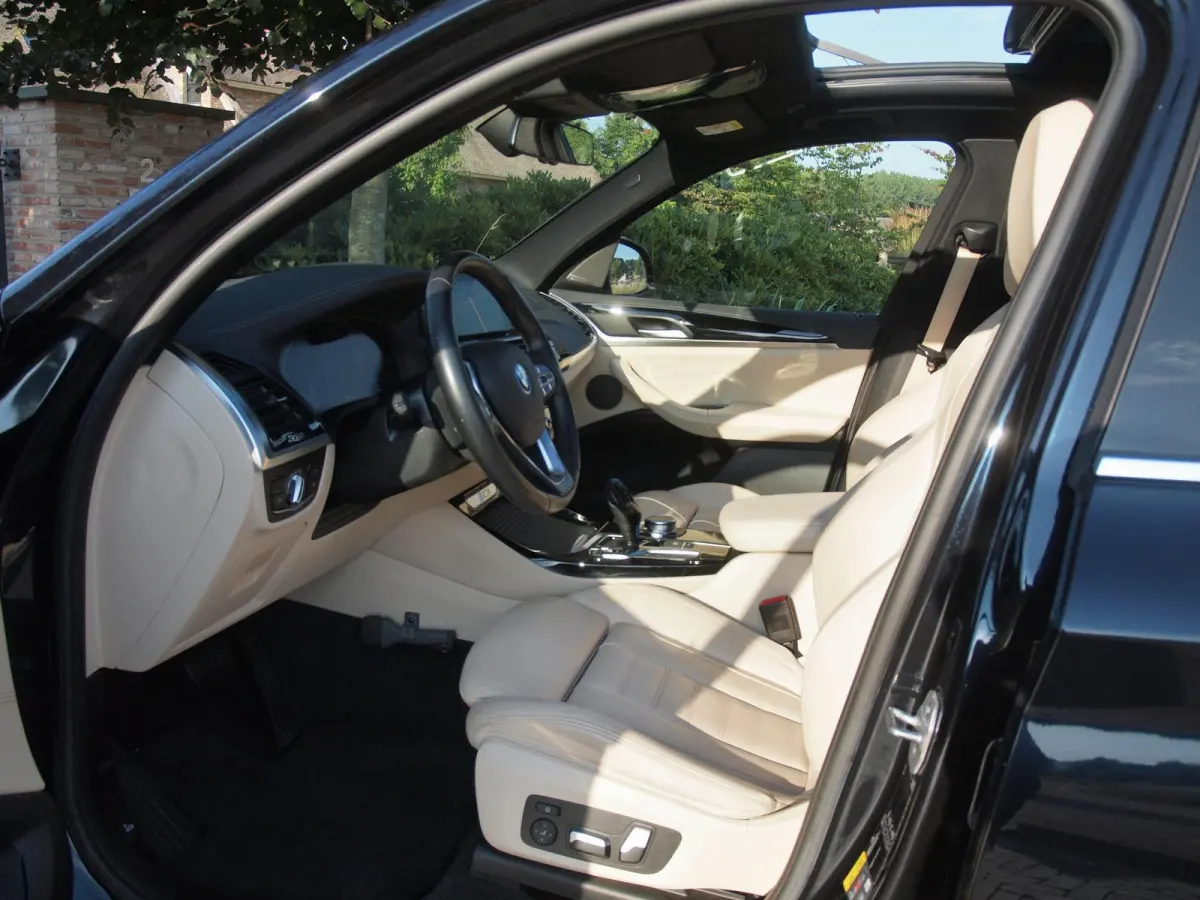 High Executive 80 kWh | Panoramadak | Head-Up Display | Harman Kardon | Sfeerverlichting | ACC | Apple Carplay |