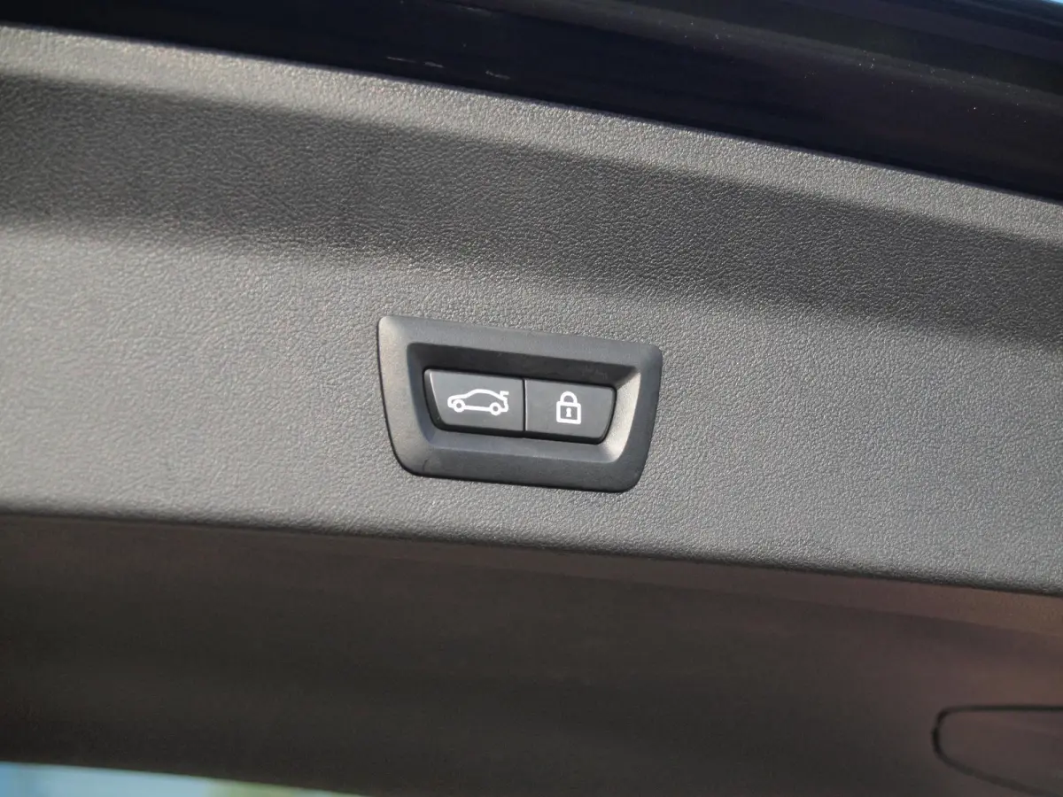 High Executive 80 kWh | Panoramadak | Head-Up Display | Harman Kardon | Sfeerverlichting | ACC | Apple Carplay |