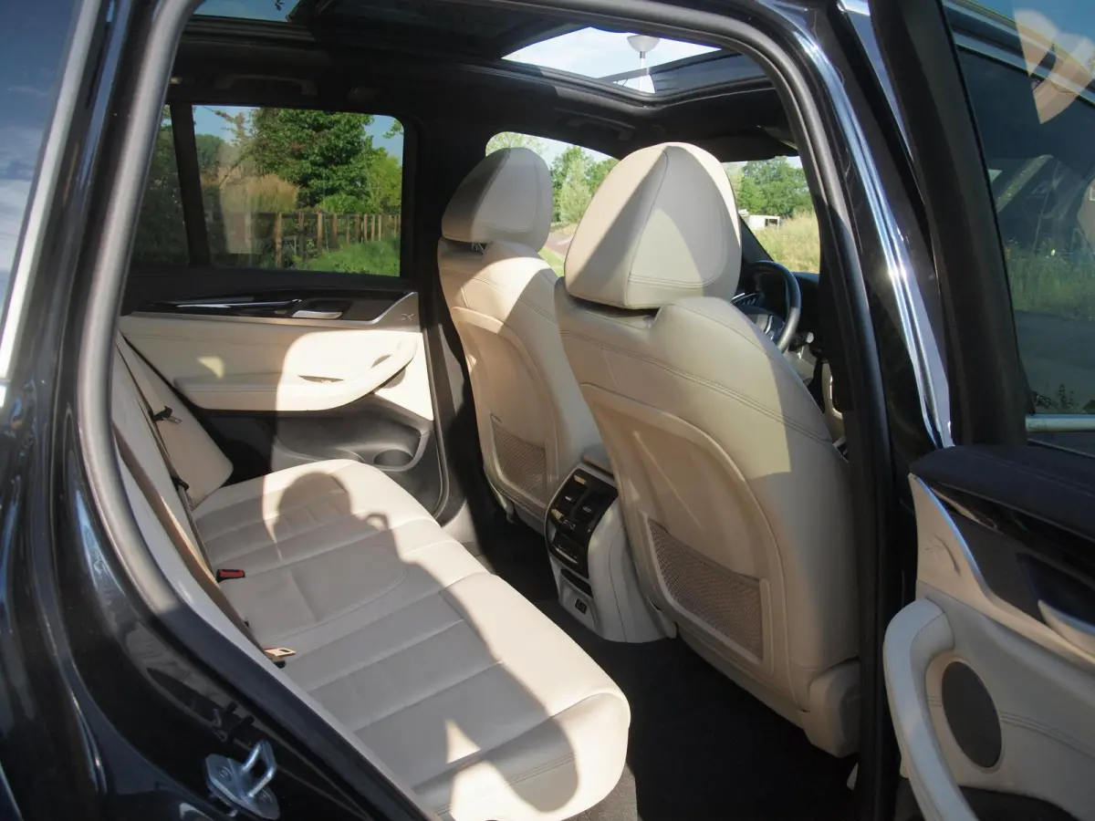 High Executive 80 kWh | Panoramadak | Head-Up Display | Harman Kardon | Sfeerverlichting | ACC | Apple Carplay |