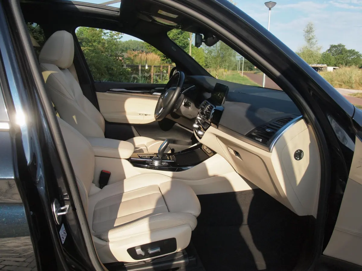 High Executive 80 kWh | Panoramadak | Head-Up Display | Harman Kardon | Sfeerverlichting | ACC | Apple Carplay |