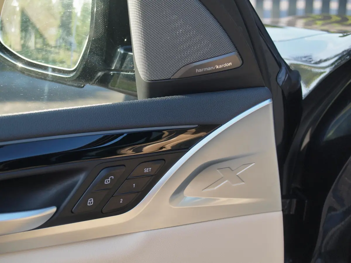 High Executive 80 kWh | Panoramadak | Head-Up Display | Harman Kardon | Sfeerverlichting | ACC | Apple Carplay |