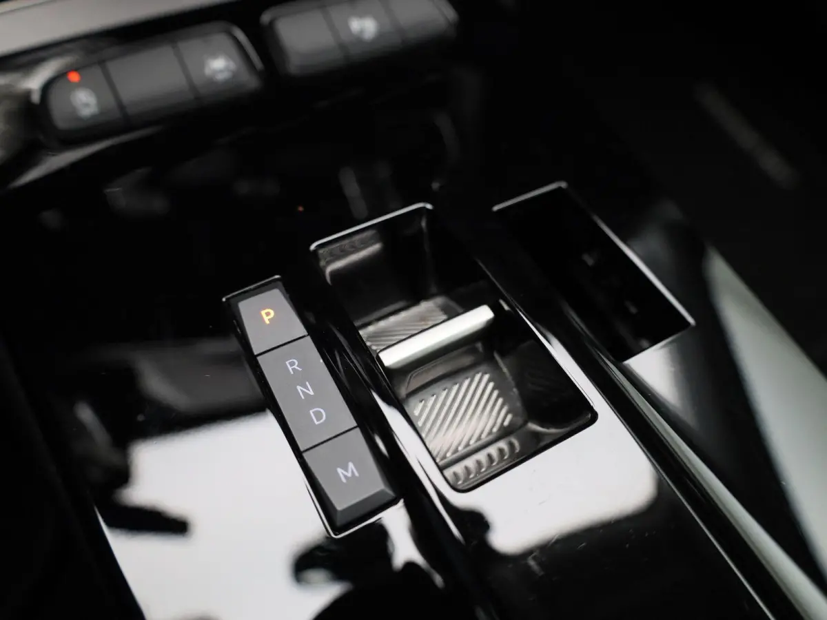 1.2 Turbo Elegance | CAMERA | NAVIGATIE | KLIMAATREGELING | CRUISE CONTROL |