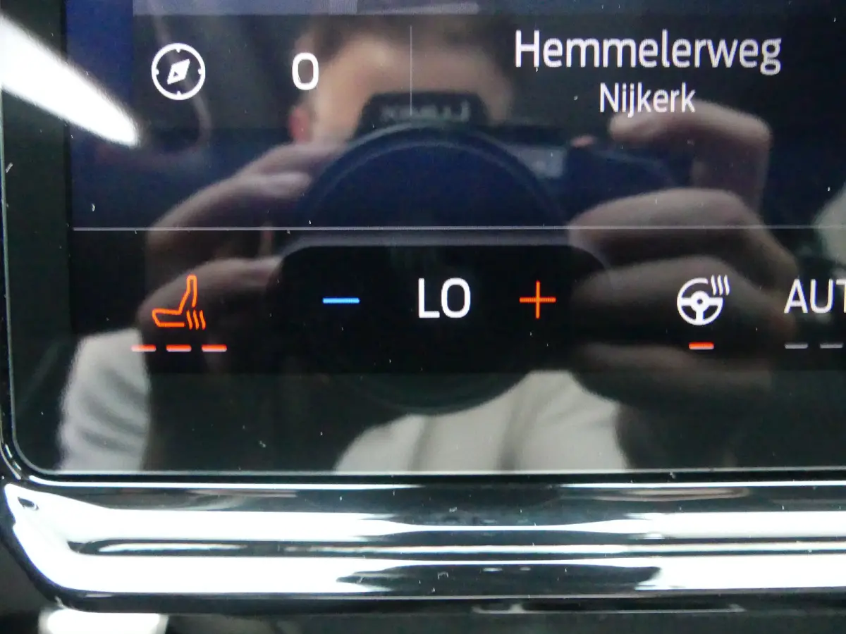 1.0 EcoBoost ST-Line X | PANORAMADAK | ADAPTIVE CRUISE | DODEHOEKDETECTIE | CAMERA | 360 CAMERA | STOEL+STUUR+VOORRUITVERWARMING | PARKEERSENSOREN V+A | ELEKTRISCHE ACHERKLEP | NAVI | LMV 19