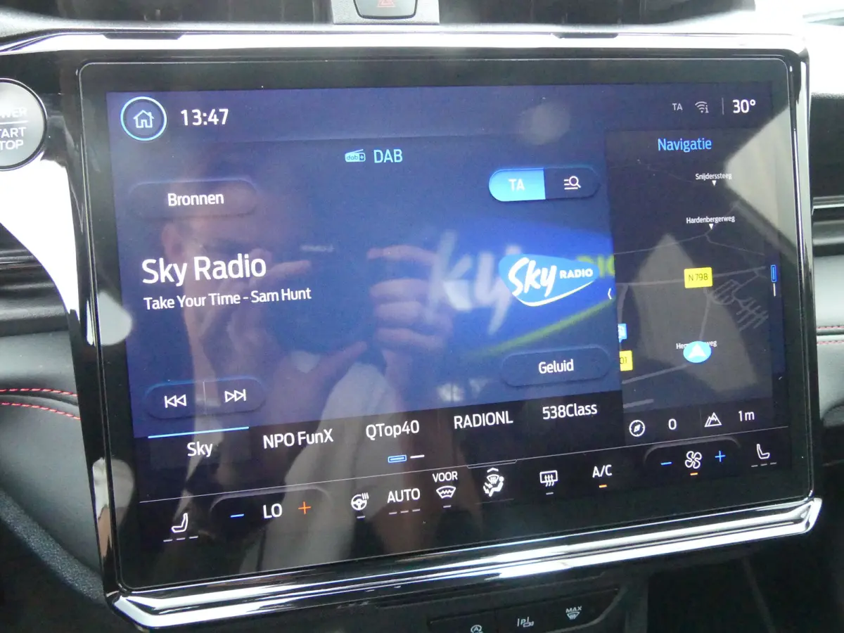 1.0 EcoBoost ST-Line X | PANORAMADAK | ADAPTIVE CRUISE | DODEHOEKDETECTIE | CAMERA | 360 CAMERA | STOEL+STUUR+VOORRUITVERWARMING | PARKEERSENSOREN V+A | ELEKTRISCHE ACHERKLEP | NAVI | LMV 19