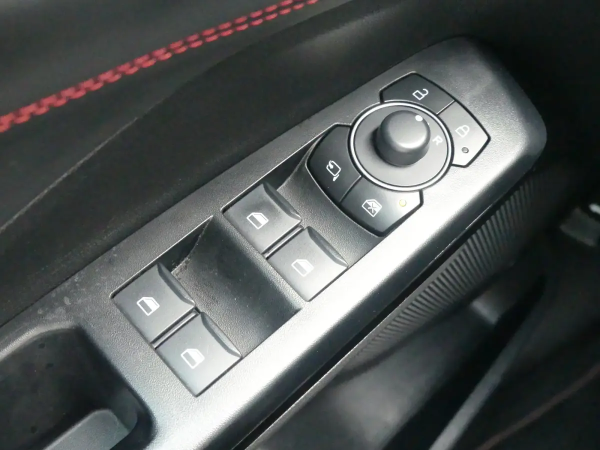 1.0 EcoBoost ST-Line X | PANORAMADAK | ADAPTIVE CRUISE | DODEHOEKDETECTIE | CAMERA | 360 CAMERA | STOEL+STUUR+VOORRUITVERWARMING | PARKEERSENSOREN V+A | ELEKTRISCHE ACHERKLEP | NAVI | LMV 19