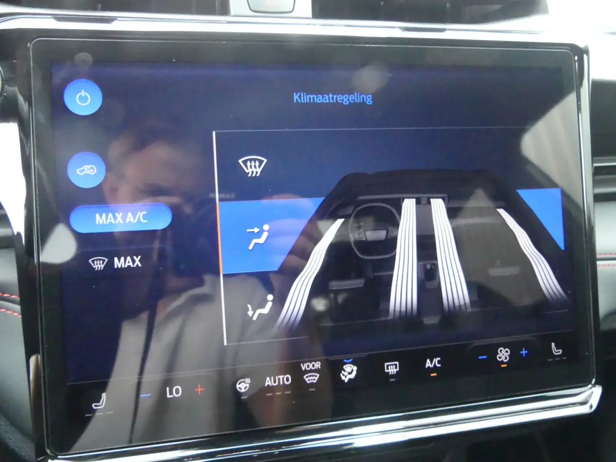 1.0 EcoBoost ST-Line X | PANORAMADAK | ADAPTIVE CRUISE | DODEHOEKDETECTIE | CAMERA | 360 CAMERA | STOEL+STUUR+VOORRUITVERWARMING | PARKEERSENSOREN V+A | ELEKTRISCHE ACHERKLEP | NAVI | LMV 19