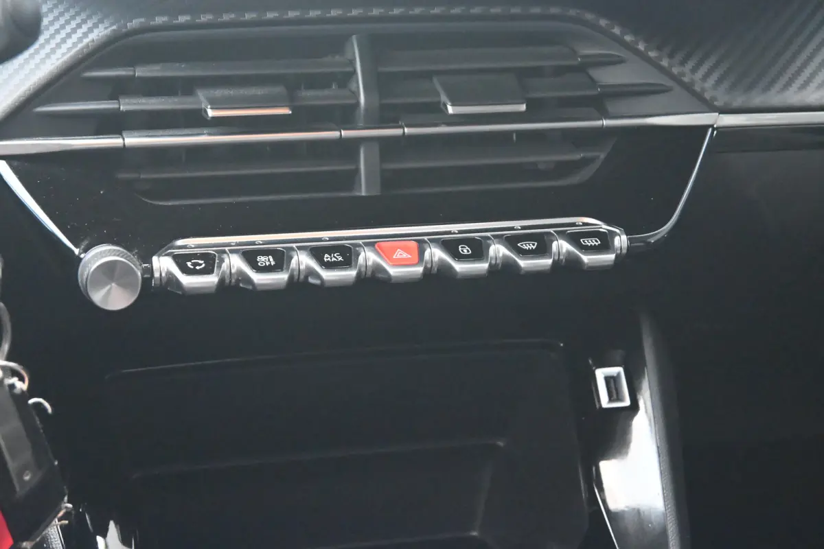 1.2 PureTech Active | Afn. Trekhaak | Navigatie by App | Dealeronderhouden | 1e Eigenaar | Cruise Control | Airco | !!
