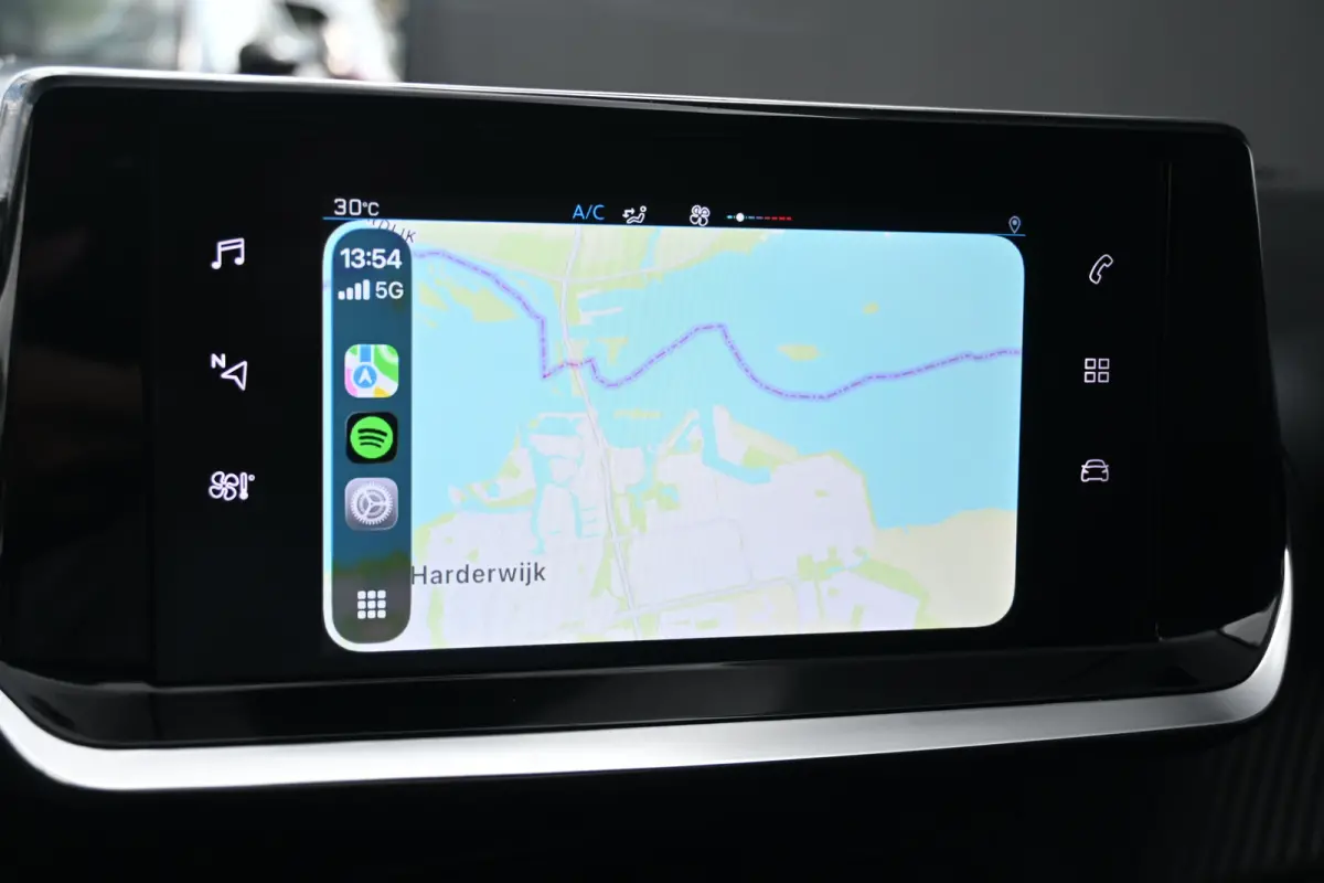 1.2 PureTech Active | Afn. Trekhaak | Navigatie by App | Dealeronderhouden | 1e Eigenaar | Cruise Control | Airco | !!