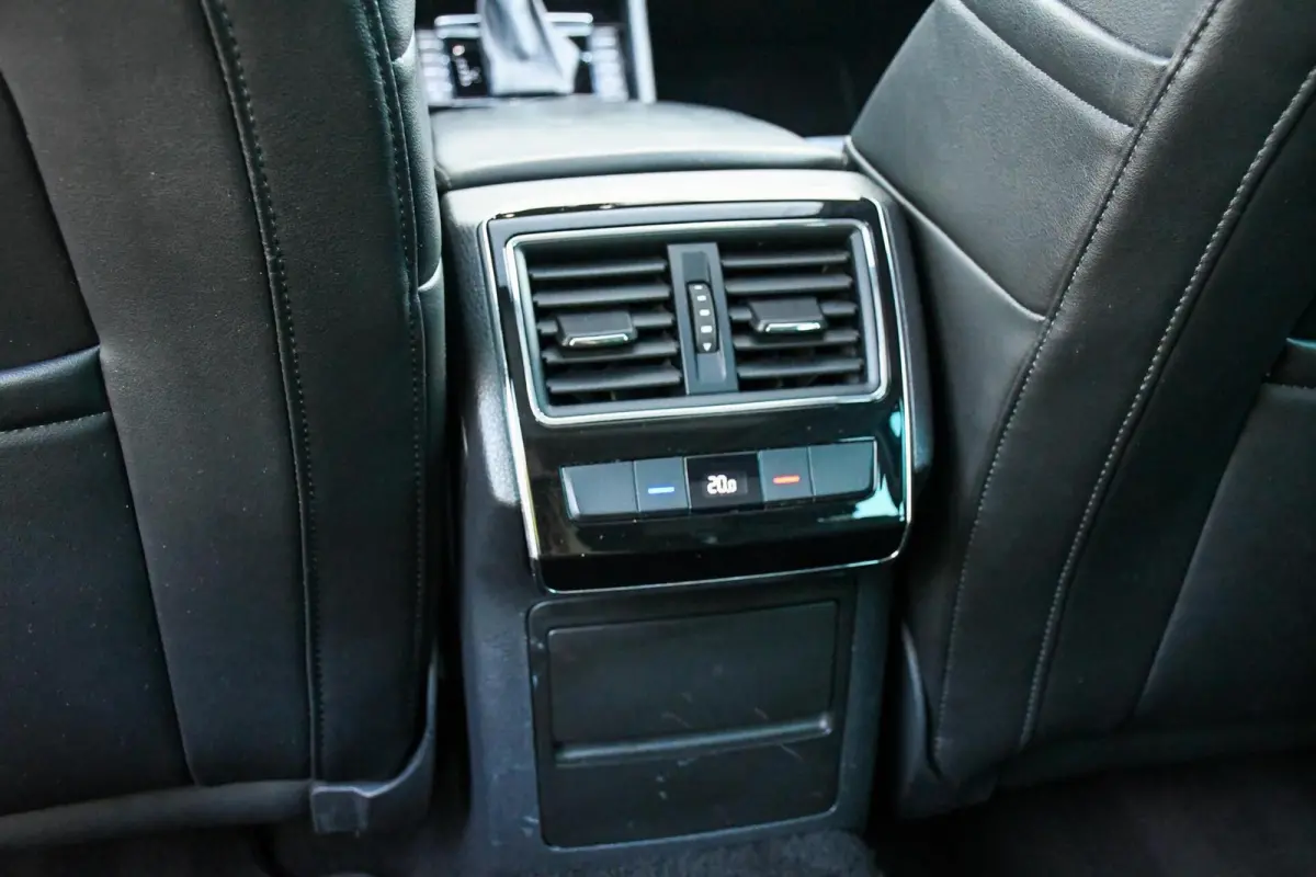 1.4 TSI Business Panoramadak DSG Vol !!
