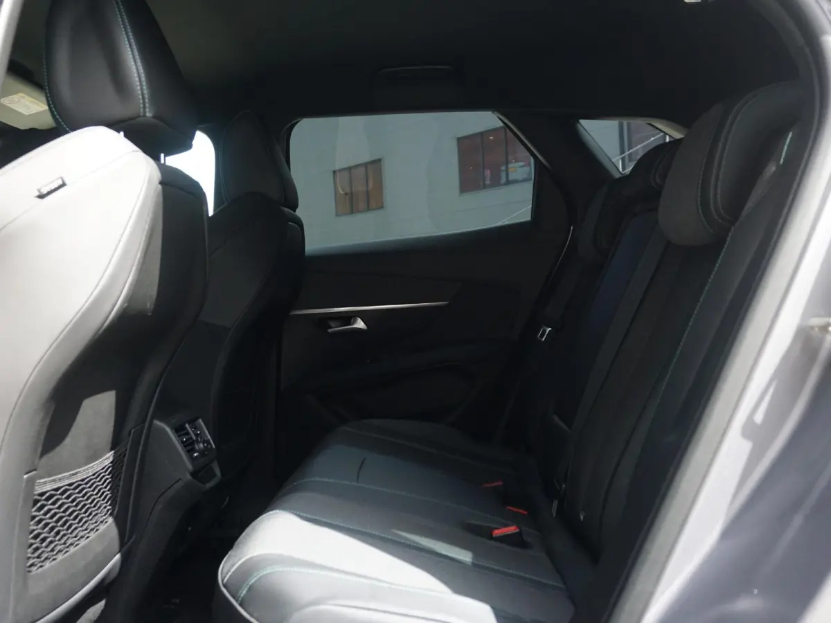 1.6 HYbrid 225 Allure Pack Business Winter pakket