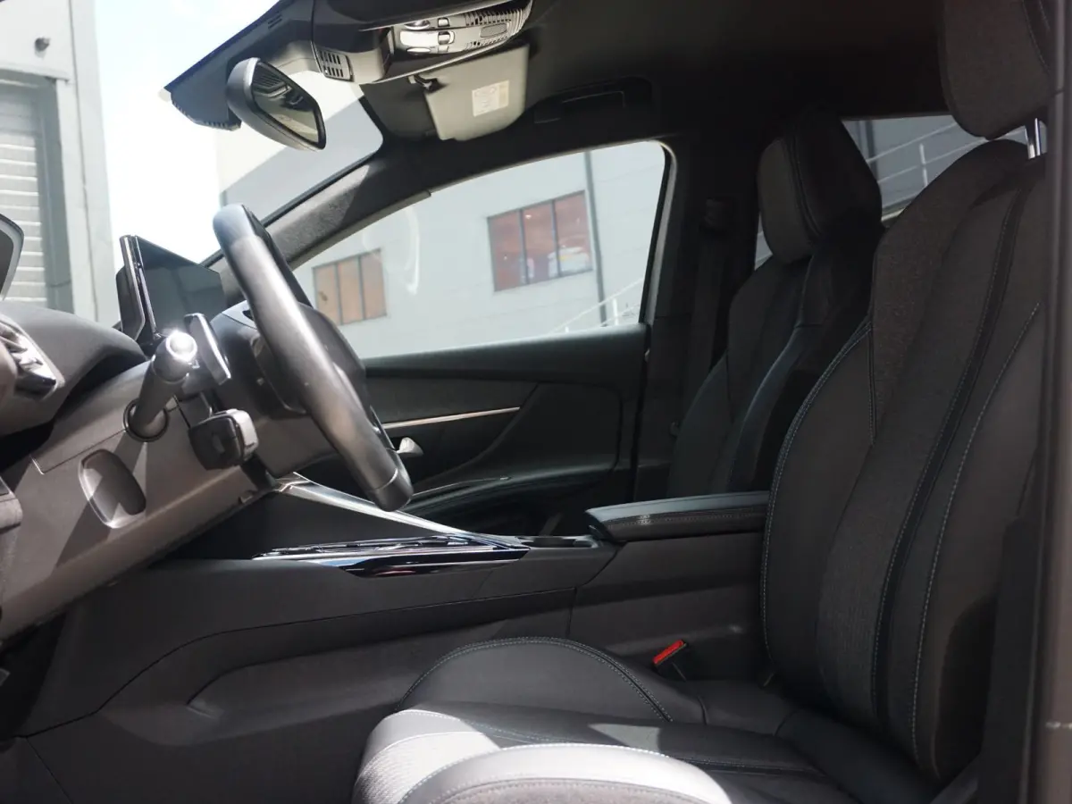 1.6 HYbrid 225 Allure Pack Business Winter pakket