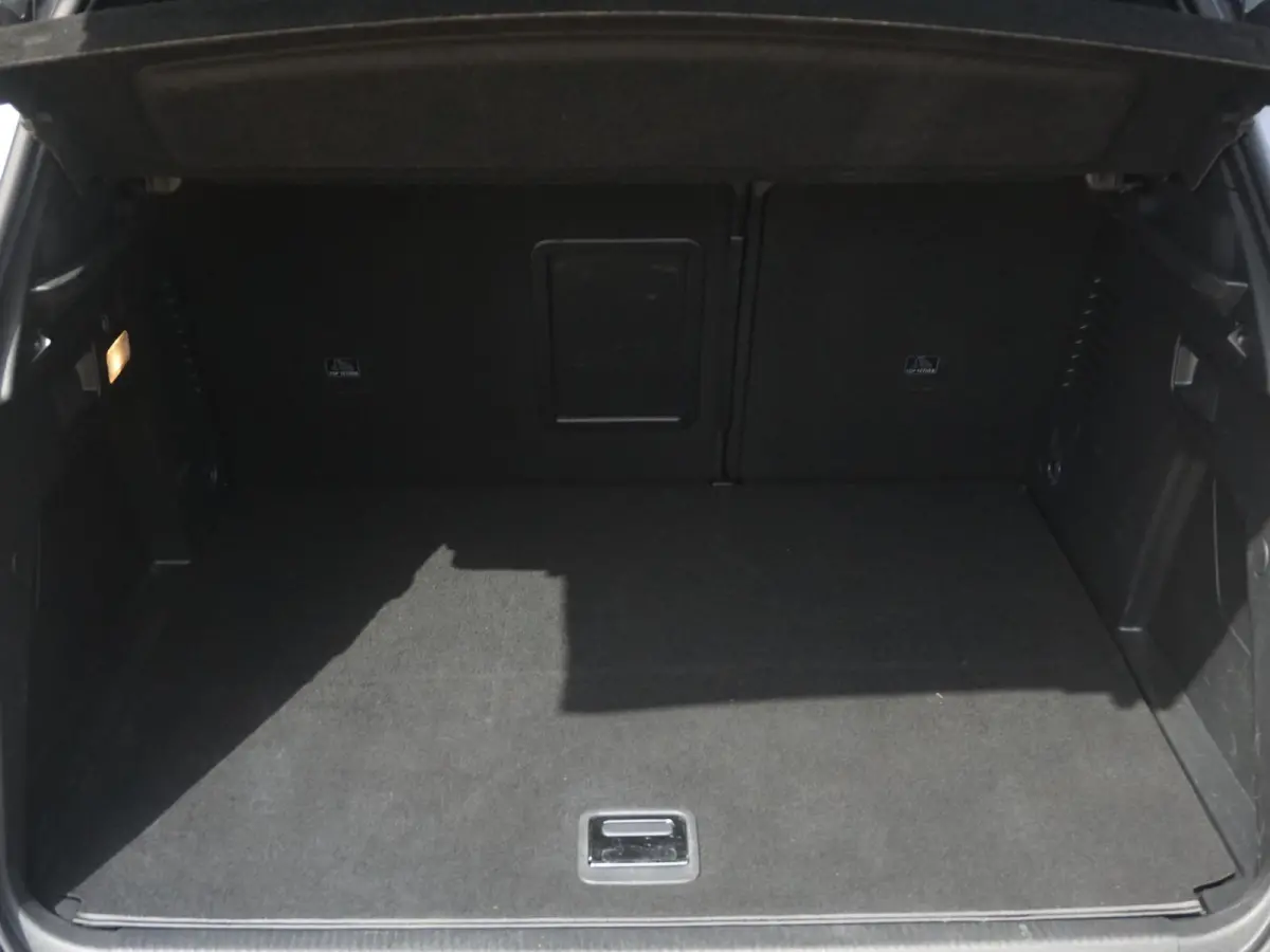 1.6 HYbrid 225 Allure Pack Business Winter pakket