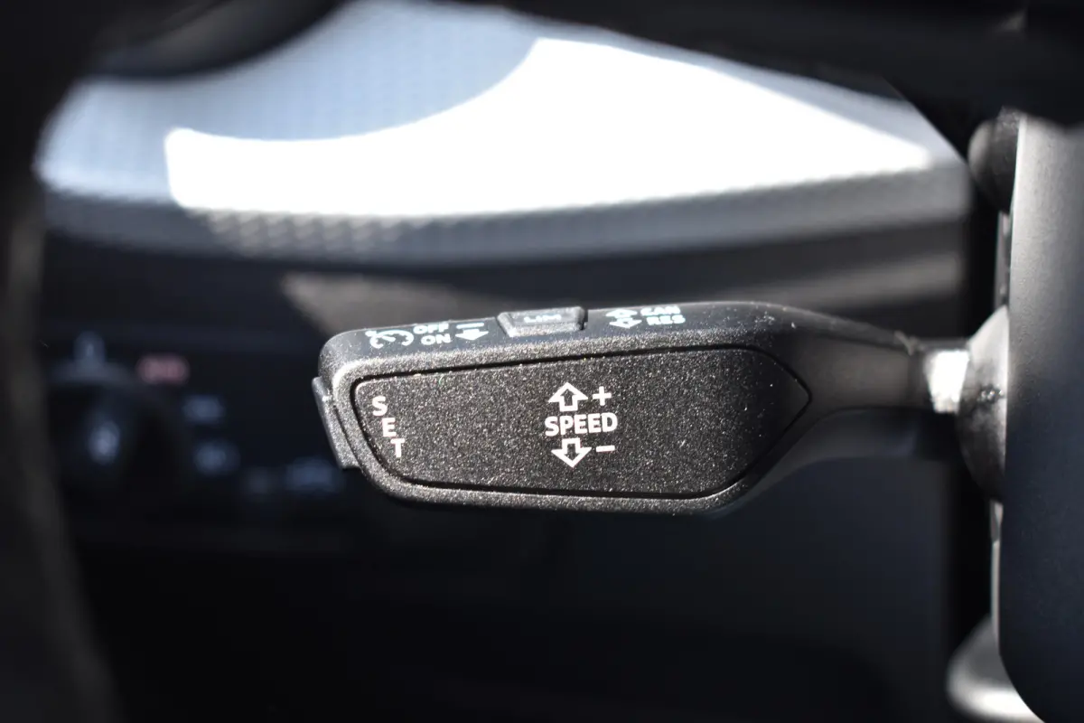30 TFSI 110PK PRO-LINE,CRUISE CAMERA/NAVI/LED,STOELVERW  1E EIG