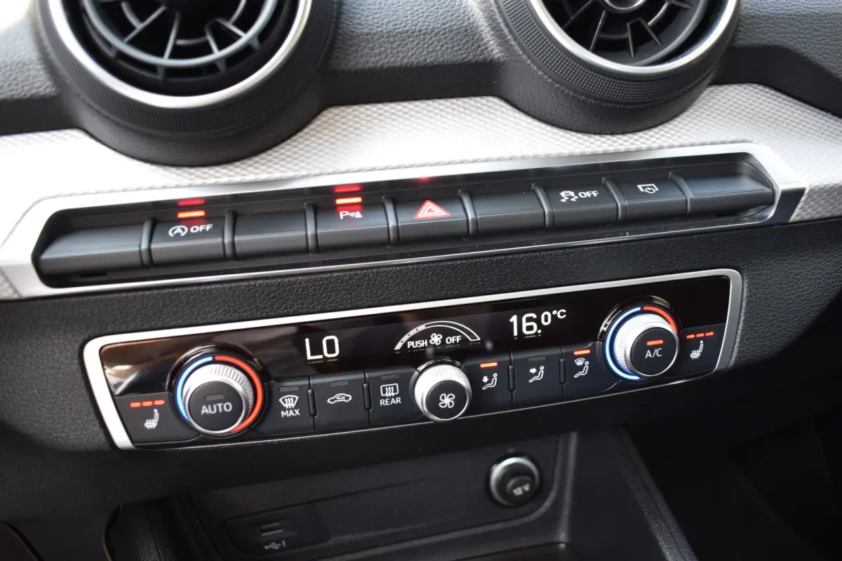 30 TFSI 110PK PRO-LINE,CRUISE CAMERA/NAVI/LED,STOELVERW  1E EIG