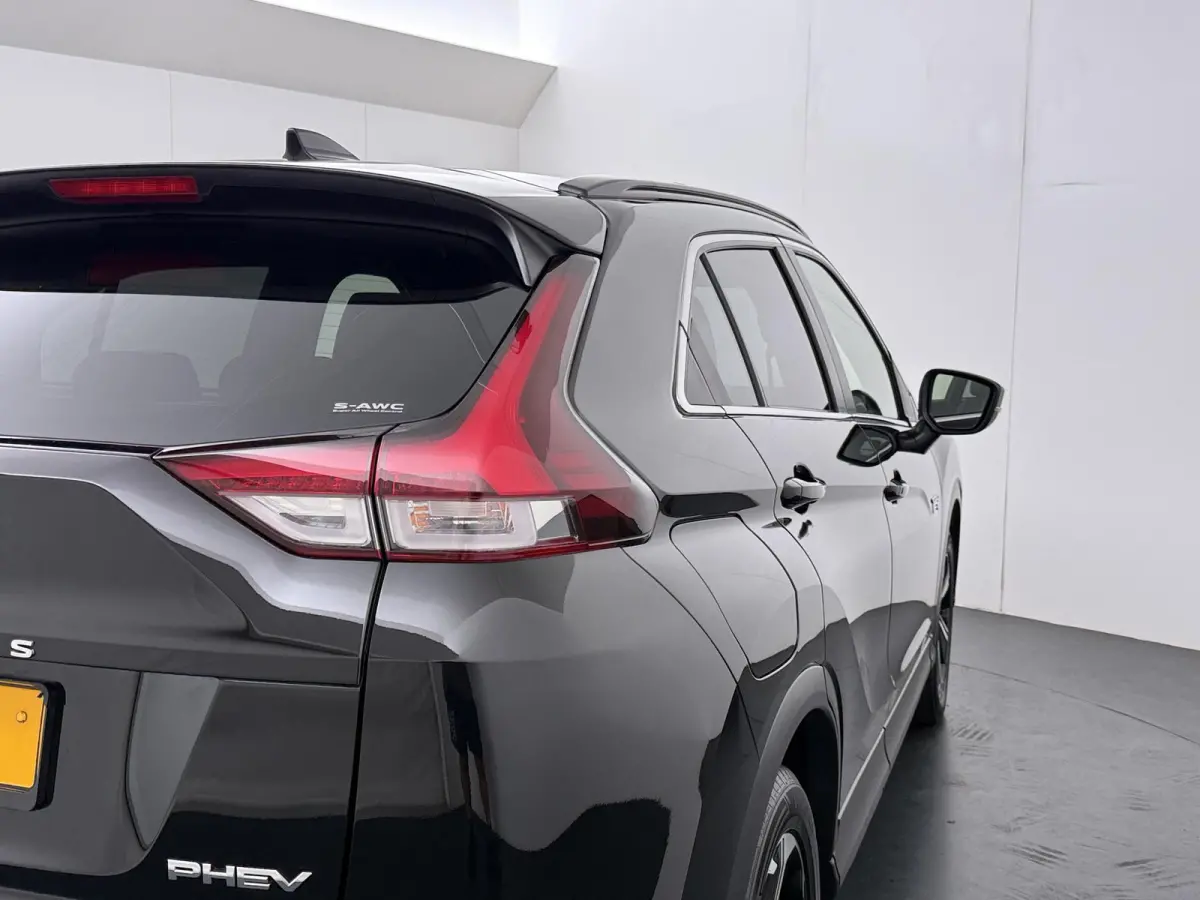 2.4 PHEV First Edition | Stoel- & Stuurverw. | Head-Up | Half Leder/Alcantara |