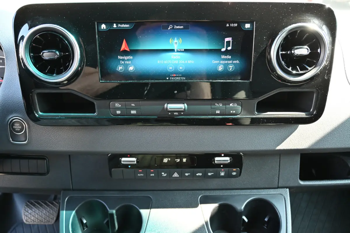 319 CDI 4x4 L2H2 AWD Draaistoelen, 360 Graden camera, LED, Standkachel