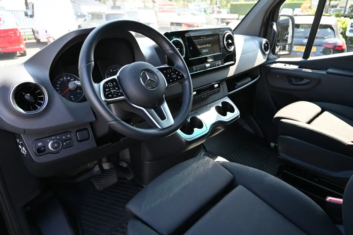 319 CDI 4x4 L2H2 AWD Draaistoelen, 360 Graden camera, LED, Standkachel