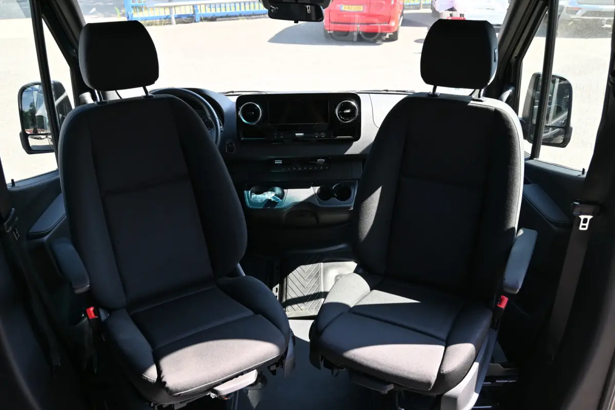319 CDI 4x4 L2H2 AWD Draaistoelen, 360 Graden camera, LED, Standkachel