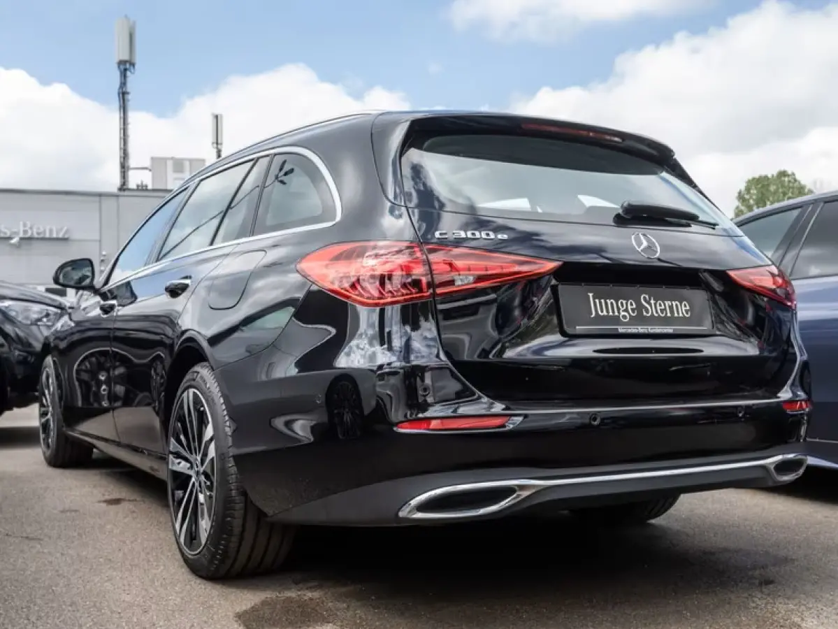 300e T AVANTGARDE ** LED, PANO, DISTR. MEMORY, WINTER & SPIEGEL-PACK ** Ex MB-AG - 3.425km (!) ** ** INFORMEER OOK NAAR ONZE AANTREKKELIJKE FINANCIAL-LEASE TARIEVEN **