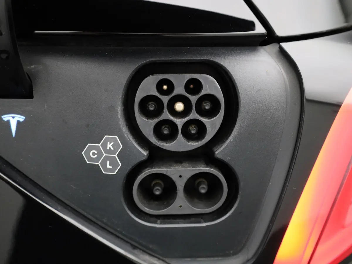 Long Range AWD 75 kWh | PANODAK | AFNEEMBARE TREKHAAK | STOEL-STUURWIELVERWARMING | LEER | CAMERA
