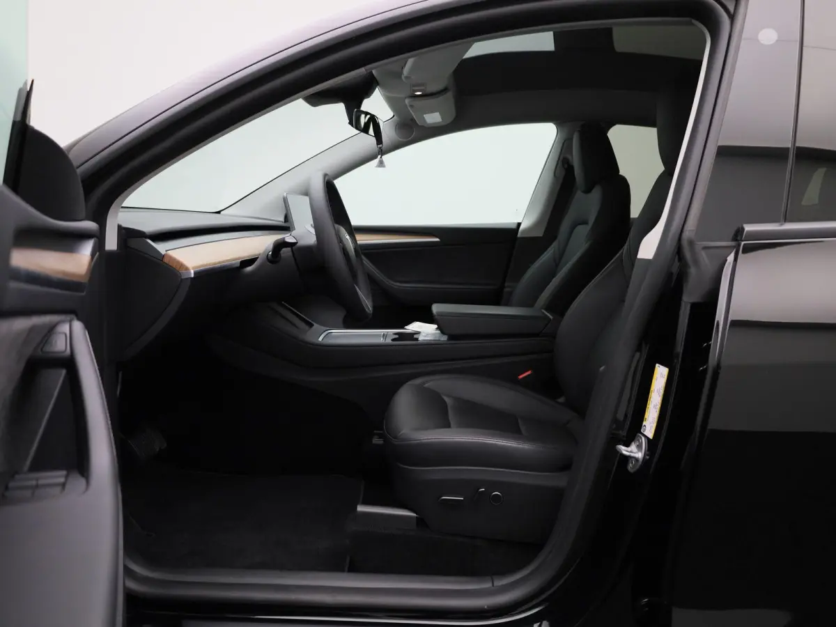 Long Range AWD 75 kWh | PANODAK | AFNEEMBARE TREKHAAK | STOEL-STUURWIELVERWARMING | LEER | CAMERA