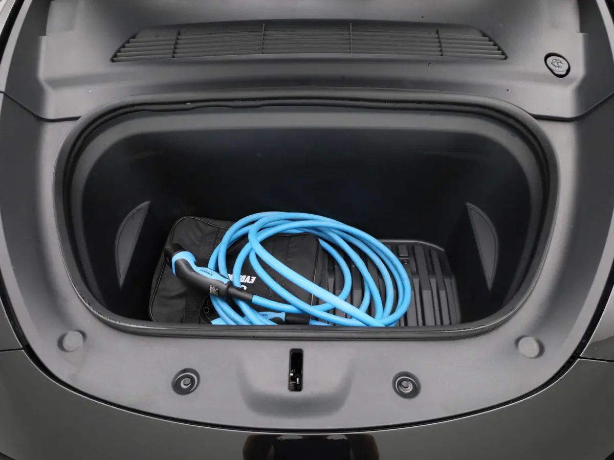 Long Range AWD 75 kWh | PANODAK | AFNEEMBARE TREKHAAK | STOEL-STUURWIELVERWARMING | LEER | CAMERA