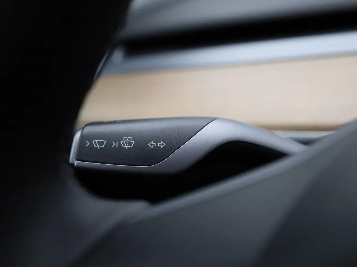 Long Range AWD 75 kWh | PANODAK | AFNEEMBARE TREKHAAK | STOEL-STUURWIELVERWARMING | LEER | CAMERA