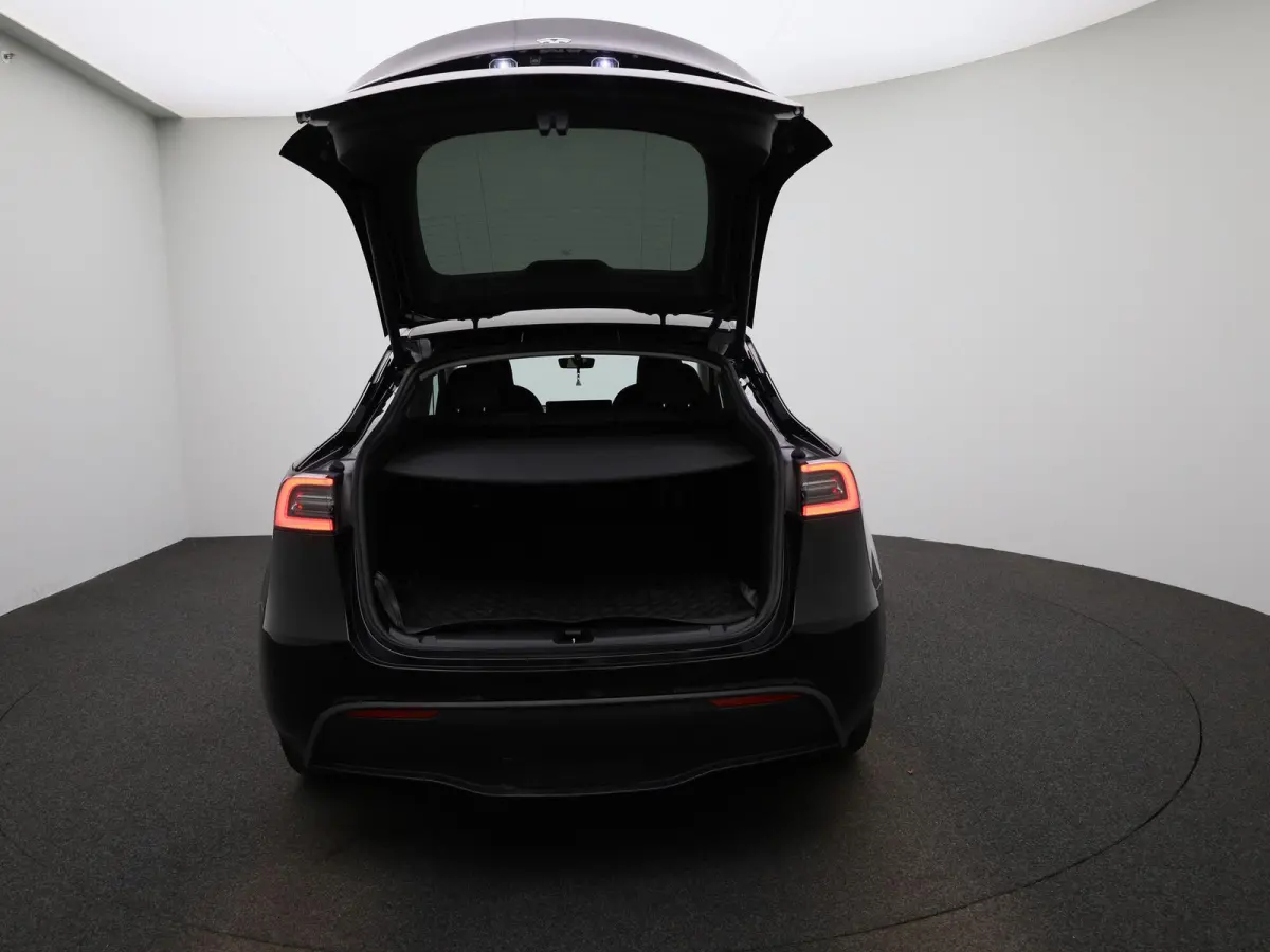 Long Range AWD 75 kWh | PANODAK | AFNEEMBARE TREKHAAK | STOEL-STUURWIELVERWARMING | LEER | CAMERA