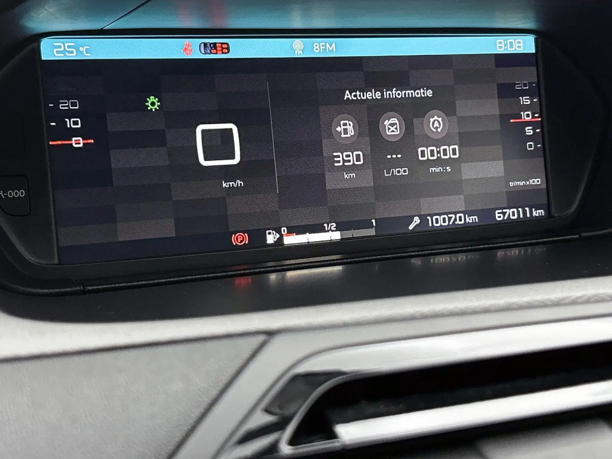 Business 130pk | 7 zitplaatsen | Navigatie | Achteruitrijcamera | Panoramische voorruit | Climate Control | Cruise Control | Parkeersensoren | Apple Carplay / Android Auto | DAB+ radio | Blu