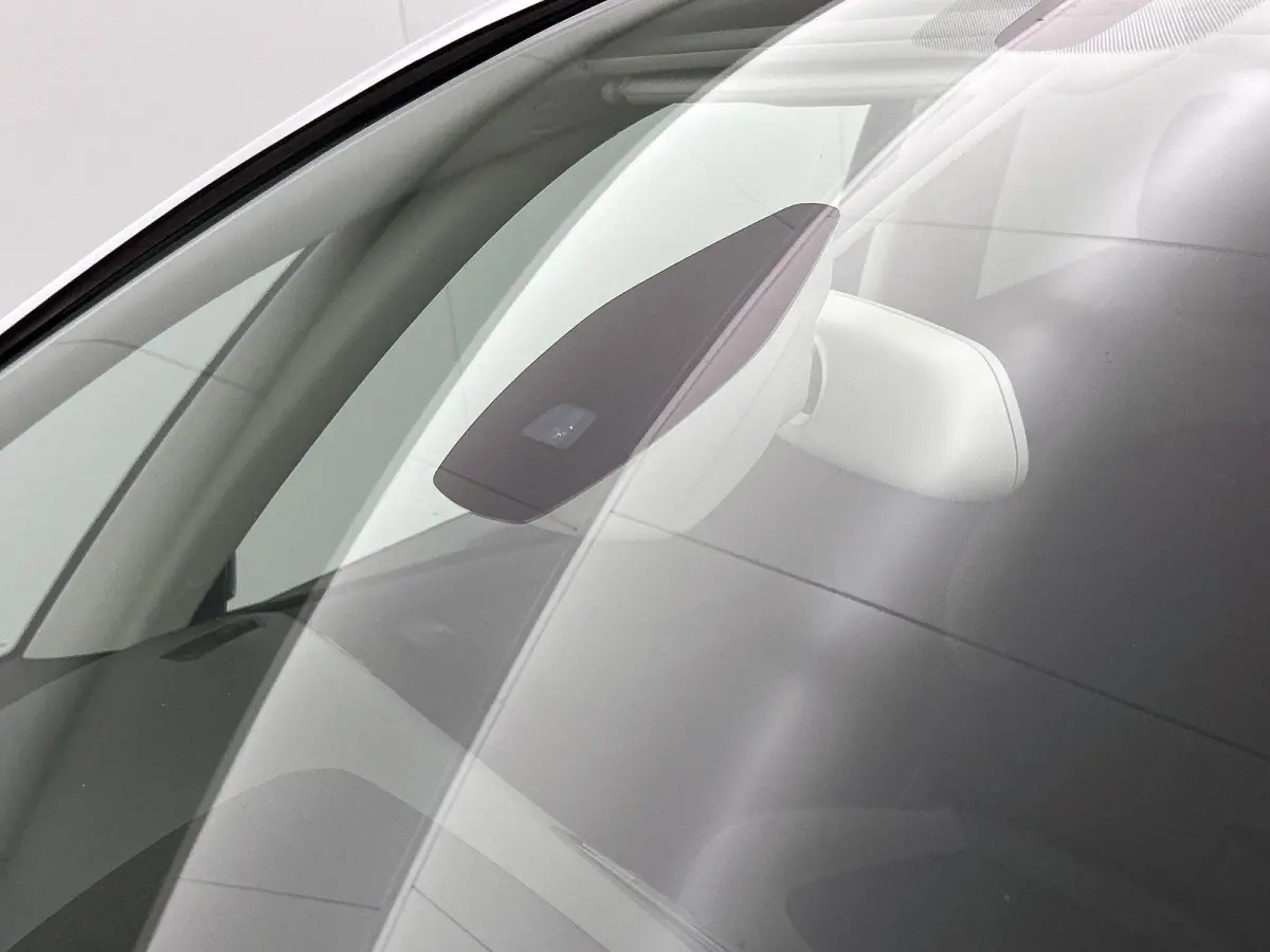 Business 130pk | 7 zitplaatsen | Navigatie | Achteruitrijcamera | Panoramische voorruit | Climate Control | Cruise Control | Parkeersensoren | Apple Carplay / Android Auto | DAB+ radio | Blu