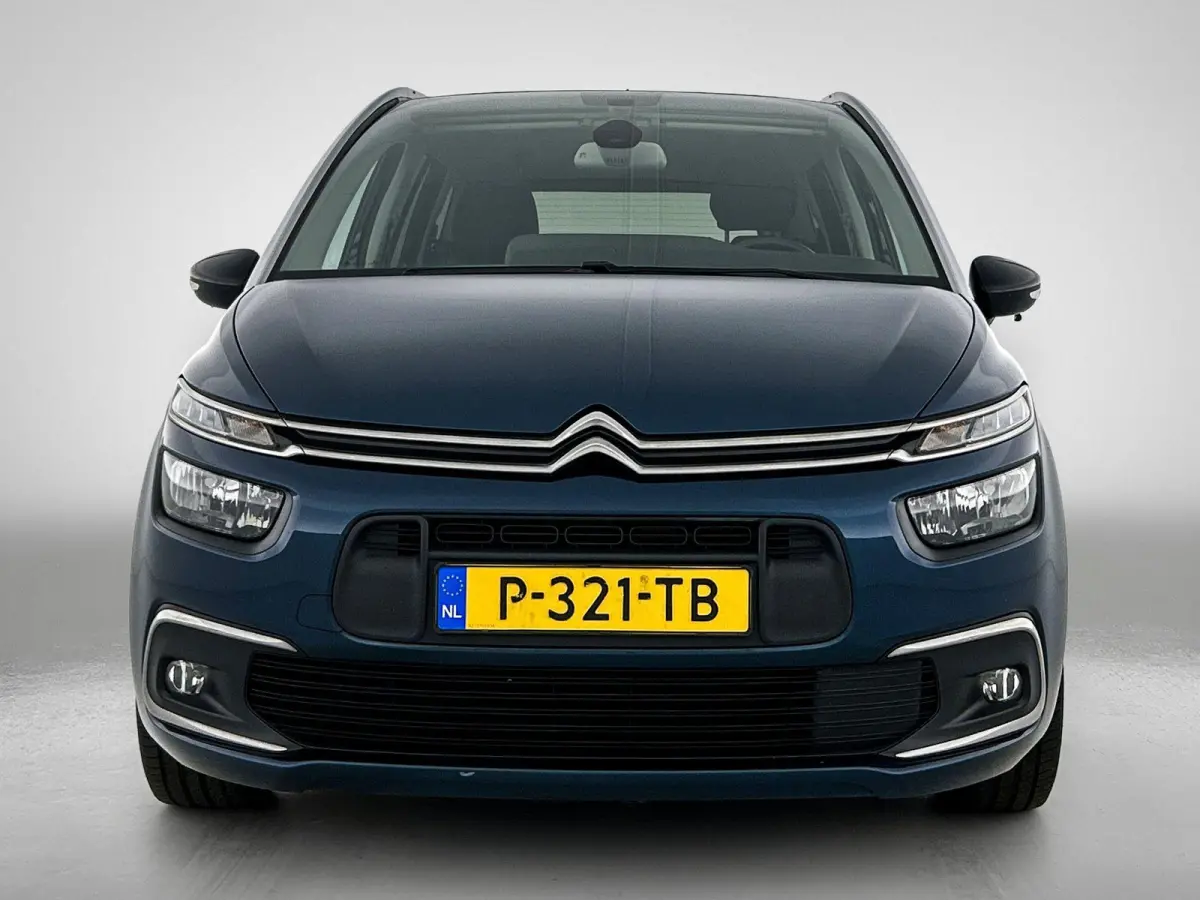 Business 130pk | 7 zitplaatsen | Navigatie | Achteruitrijcamera | Panoramische voorruit | Climate Control | Cruise Control | Parkeersensoren | Apple Carplay / Android Auto | DAB+ radio | Blu