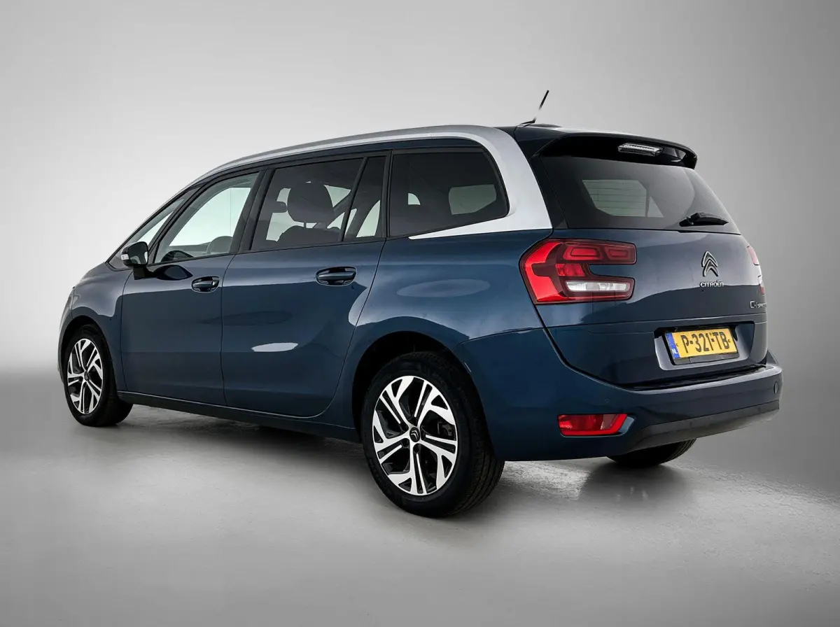 Business 130pk | 7 zitplaatsen | Navigatie | Achteruitrijcamera | Panoramische voorruit | Climate Control | Cruise Control | Parkeersensoren | Apple Carplay / Android Auto | DAB+ radio | Blu