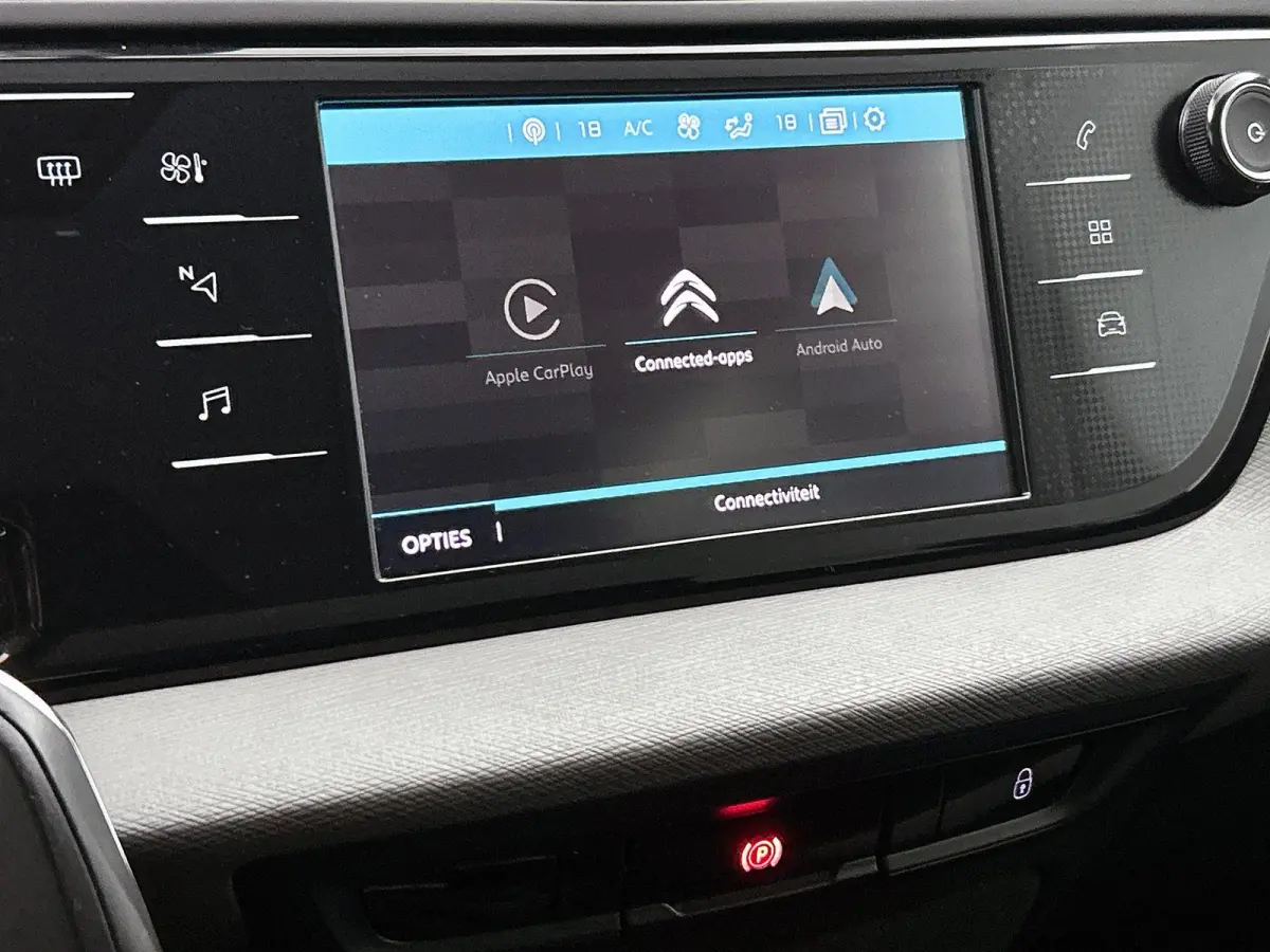 Business 130pk | 7 zitplaatsen | Navigatie | Achteruitrijcamera | Panoramische voorruit | Climate Control | Cruise Control | Parkeersensoren | Apple Carplay / Android Auto | DAB+ radio | Blu
