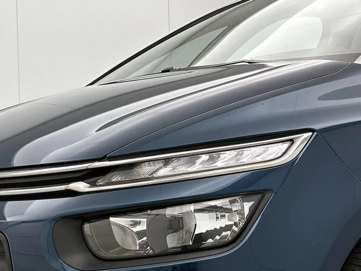 Business 130pk | 7 zitplaatsen | Navigatie | Achteruitrijcamera | Panoramische voorruit | Climate Control | Cruise Control | Parkeersensoren | Apple Carplay / Android Auto | DAB+ radio | Blu