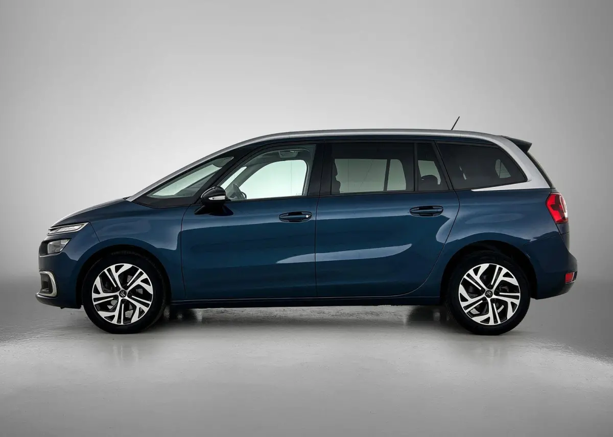 Business 130pk | 7 zitplaatsen | Navigatie | Achteruitrijcamera | Panoramische voorruit | Climate Control | Cruise Control | Parkeersensoren | Apple Carplay / Android Auto | DAB+ radio | Blu