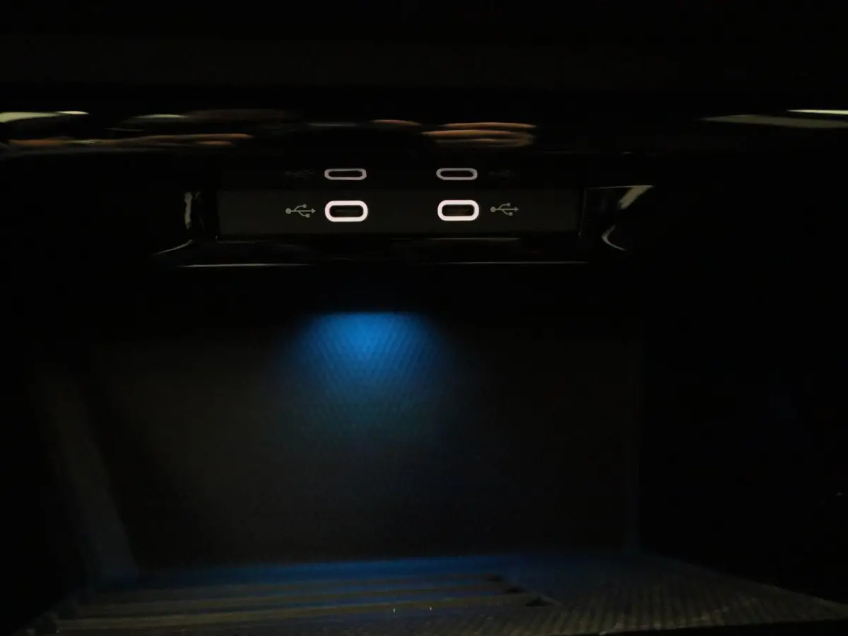 1.5 eTSI R-Line Edition | AUTOMAAT | ACHTERUITRIJCAMERA | SFEERVERLICHTING | STOELVERWARMING | STUURVERWARMING | APPLE CARPLAY - ANDROID AUTO | ADAPTIVE CRUISE CONTROL |