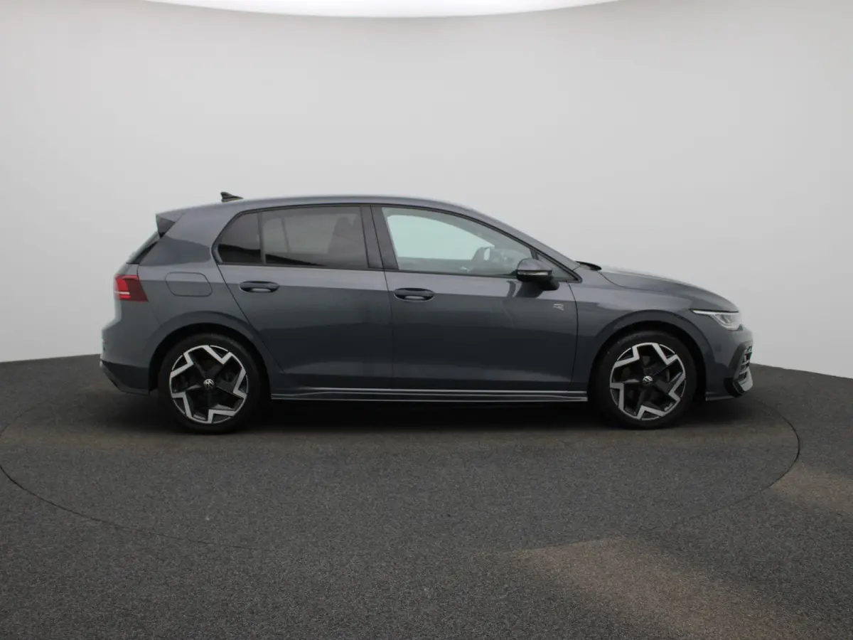 1.5 eTSI R-Line Edition | AUTOMAAT | ACHTERUITRIJCAMERA | SFEERVERLICHTING | STOELVERWARMING | STUURVERWARMING | APPLE CARPLAY - ANDROID AUTO | ADAPTIVE CRUISE CONTROL |