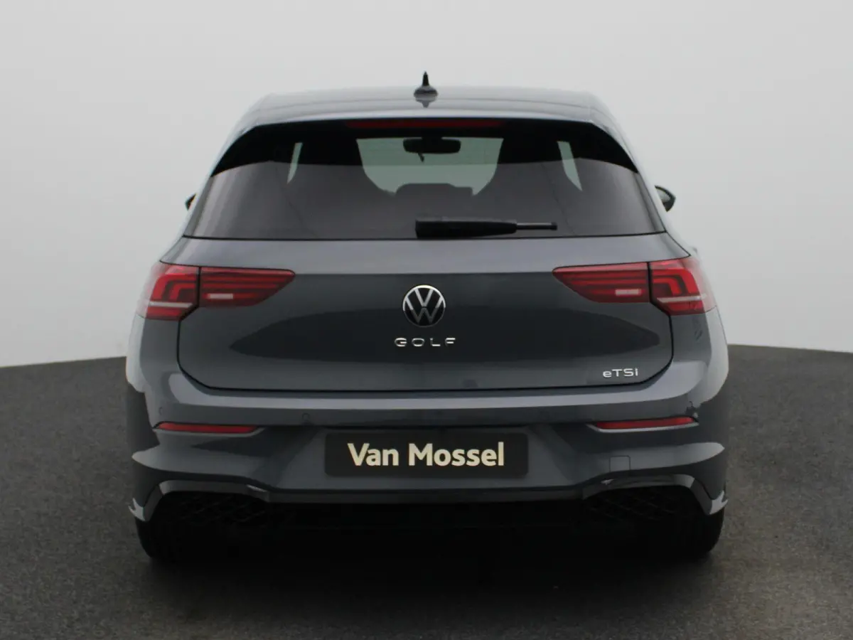 1.5 eTSI R-Line Edition | AUTOMAAT | ACHTERUITRIJCAMERA | SFEERVERLICHTING | STOELVERWARMING | STUURVERWARMING | APPLE CARPLAY - ANDROID AUTO | ADAPTIVE CRUISE CONTROL |