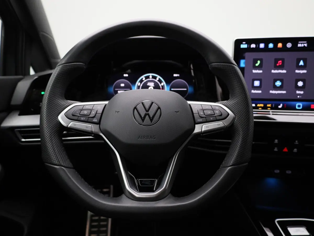 1.5 eTSI R-Line Edition | AUTOMAAT | ACHTERUITRIJCAMERA | SFEERVERLICHTING | STOELVERWARMING | STUURVERWARMING | APPLE CARPLAY - ANDROID AUTO | ADAPTIVE CRUISE CONTROL |