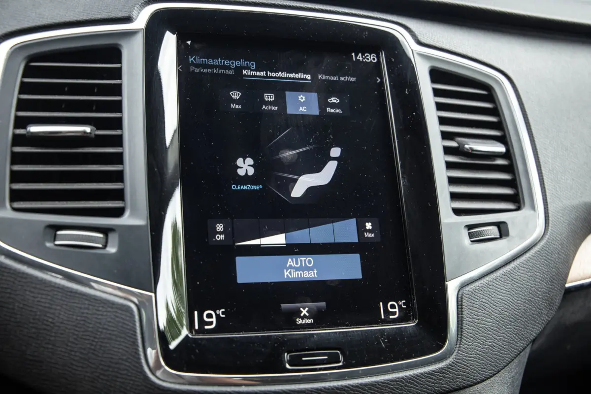 2.0 T8 Twin Engine AWD Inscription / 7P / SOH 90%