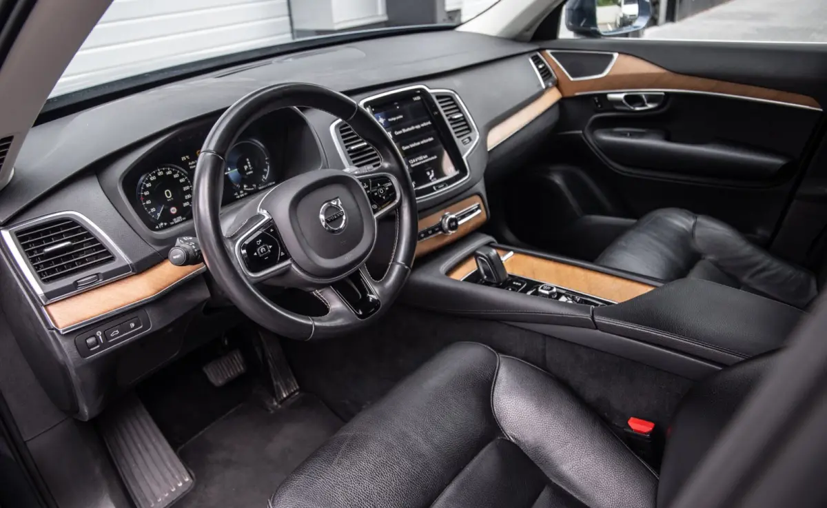 2.0 T8 Twin Engine AWD Inscription / 7P / SOH 90%