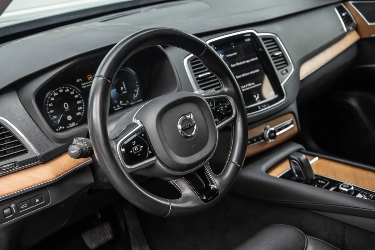 2.0 T8 Twin Engine AWD Inscription / 7P / SOH 90%