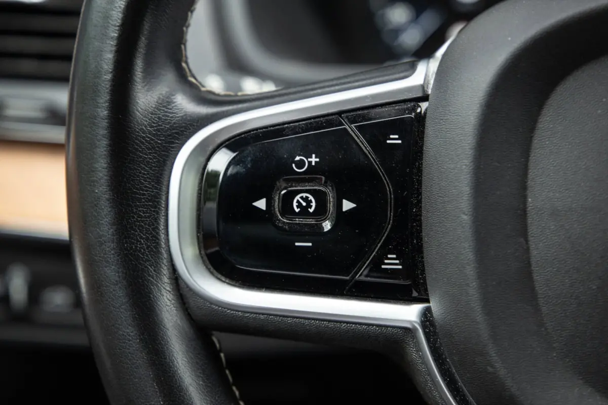 2.0 T8 Twin Engine AWD Inscription / 7P / SOH 90%