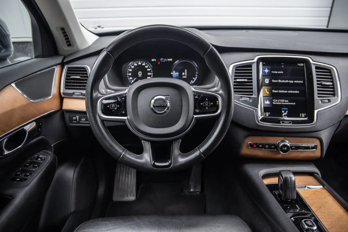 2.0 T8 Twin Engine AWD Inscription / 7P / SOH 90%